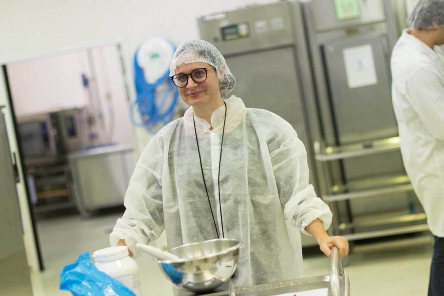 Consultante R&D dans la halle agroalimentaire de l'Isara
